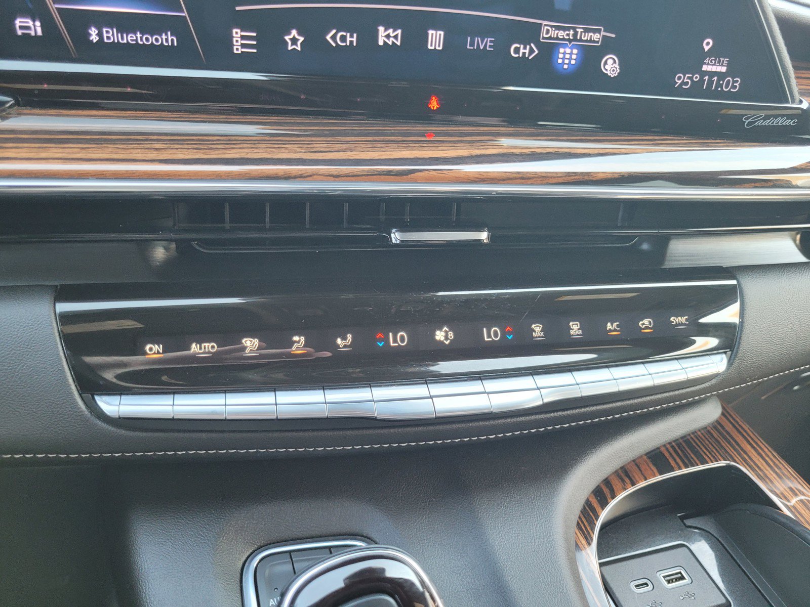 Used 2023 Cadillac Escalade Premium Luxury AWD/4WD image 22