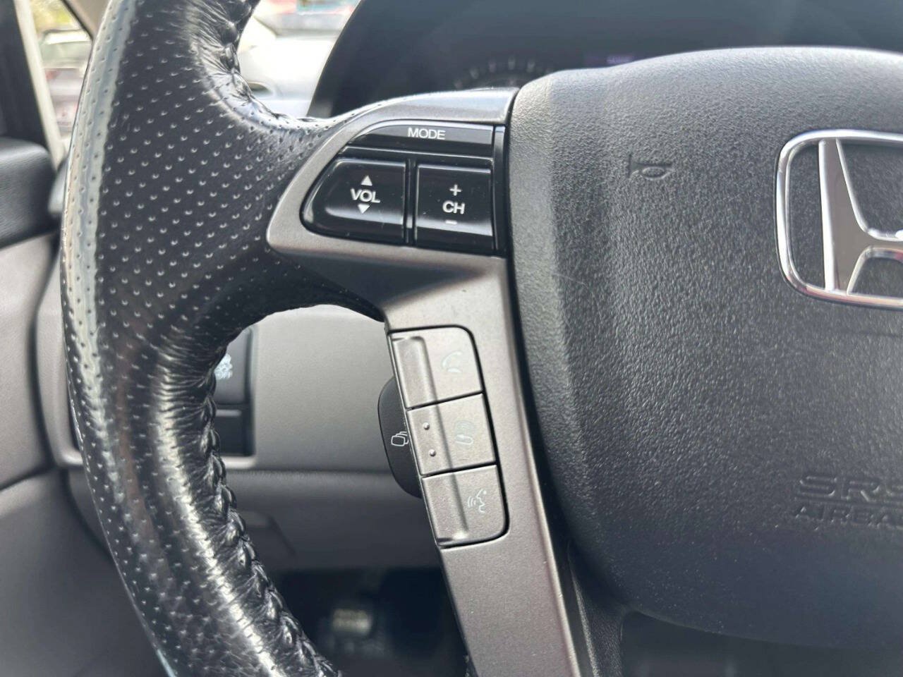 Used 2015 Honda Odyssey Touring Elite image 27