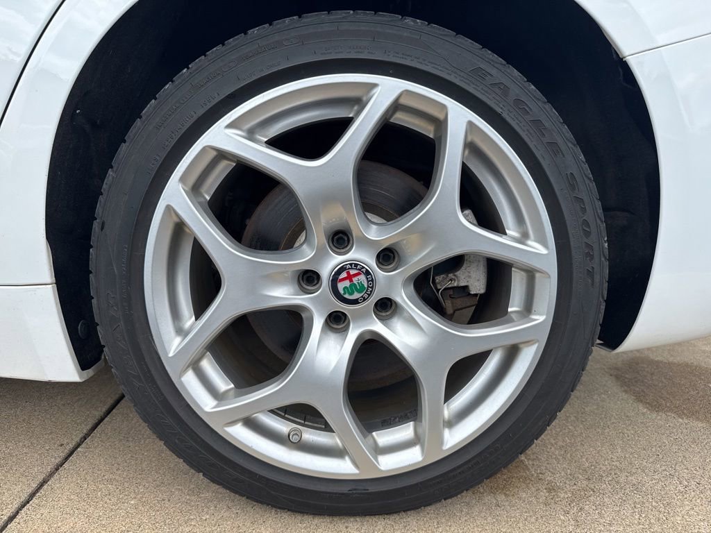 Used 2021 Alfa Romeo Giulia Ti AWD/4WD image 26