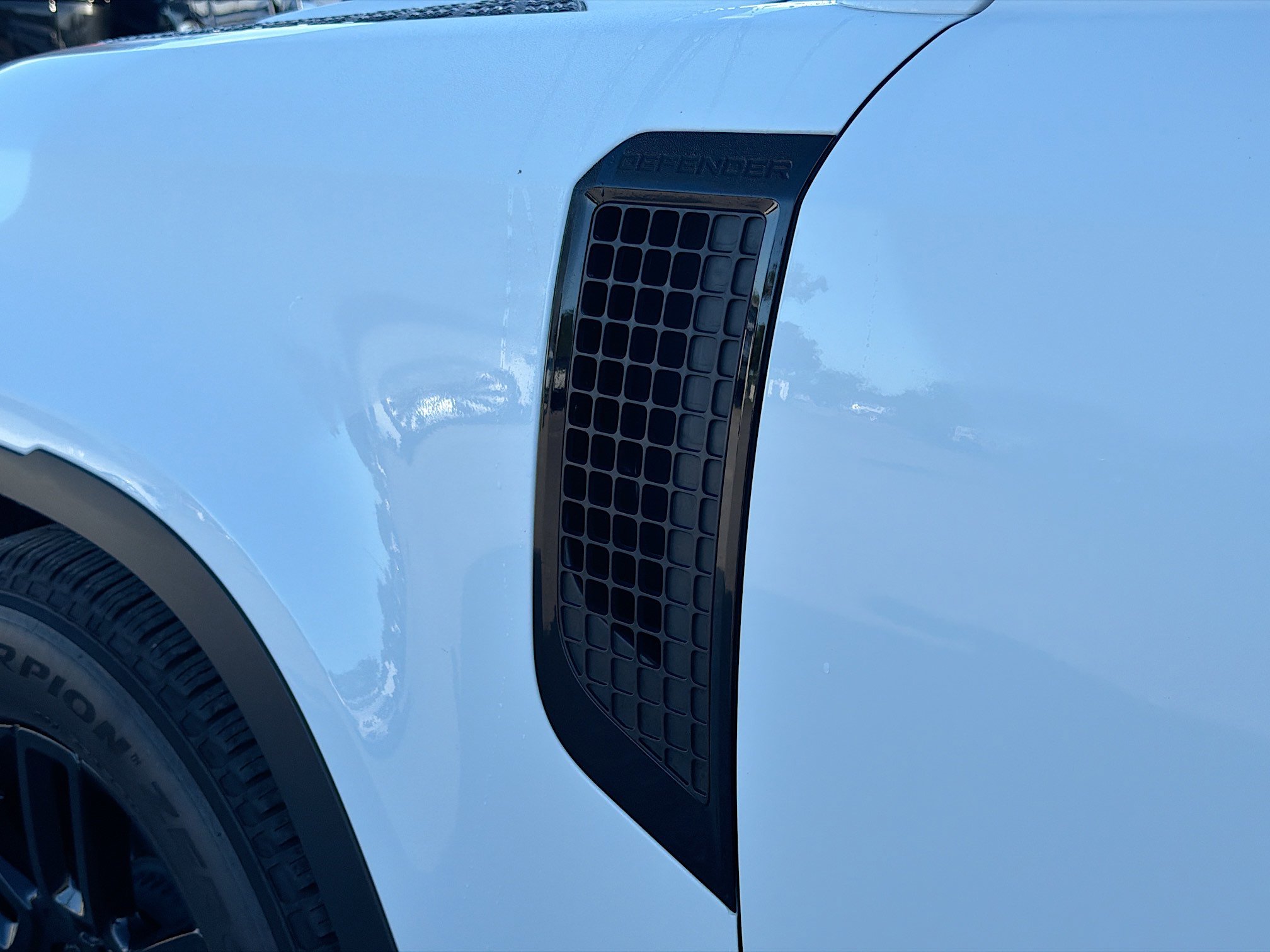 Used 2025 Land Rover Defender 130 S image 11