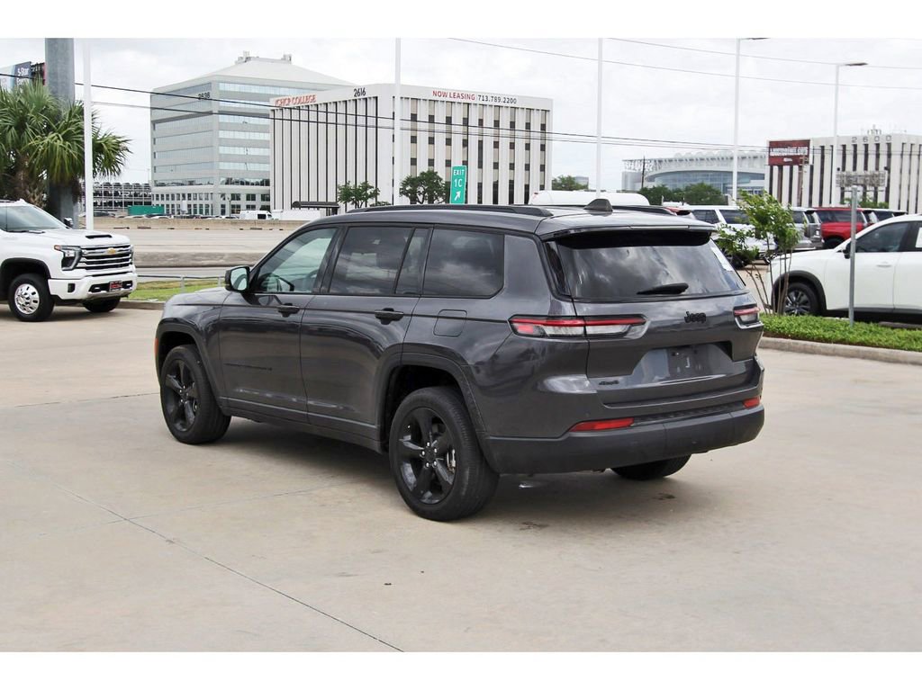 Used 2024 Jeep Grand Cherokee L Laredo image 4