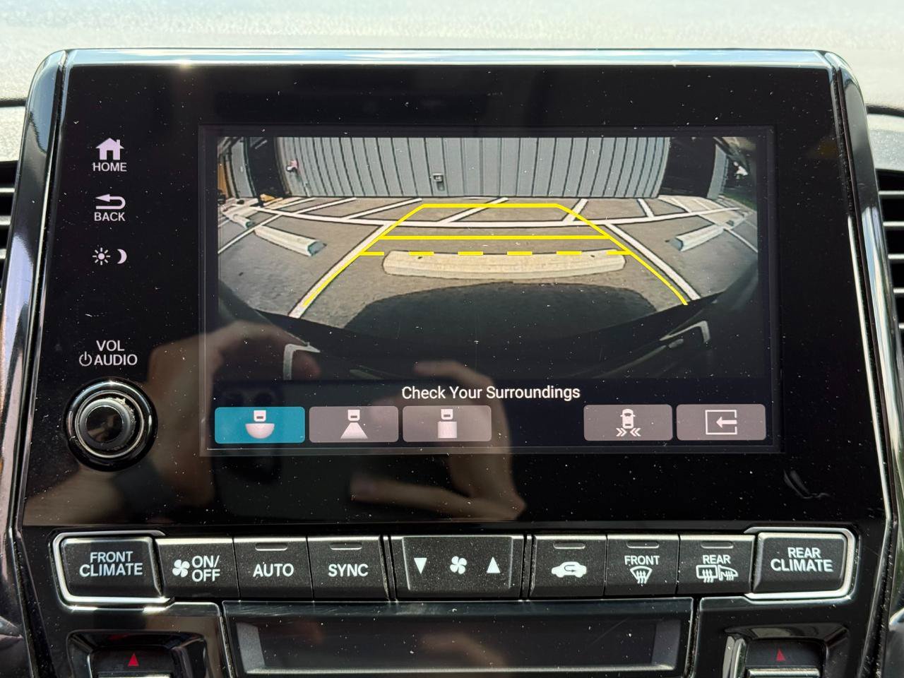 Used 2018 Honda Odyssey Elite image 16