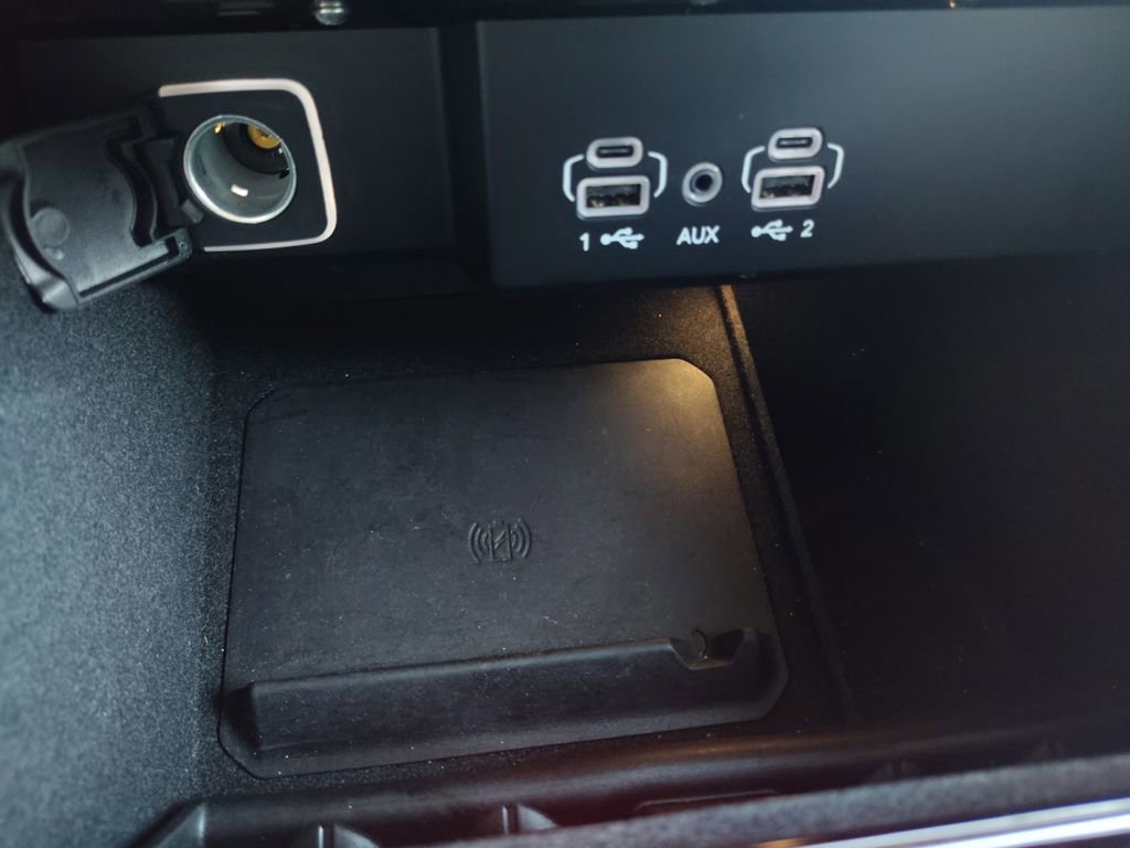 Used 2024 Jeep Wagoneer L Series III image 6