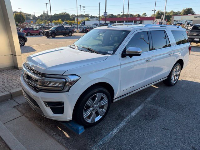 Used 2023 Ford Expedition Max Platinum AWD/4WD image 2