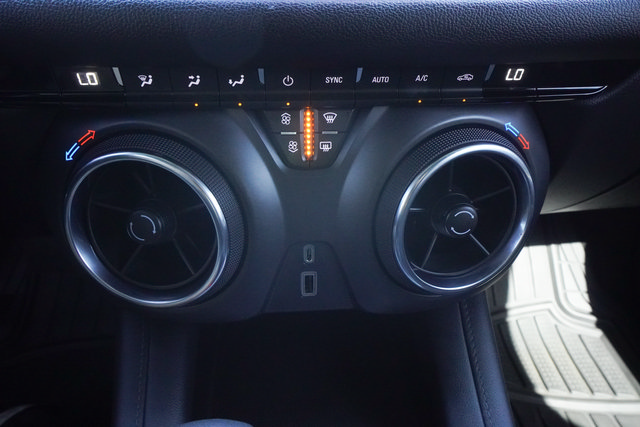 Used 2021 Chevrolet Blazer LT w/ LPO, Black Accent Package FWD image 17