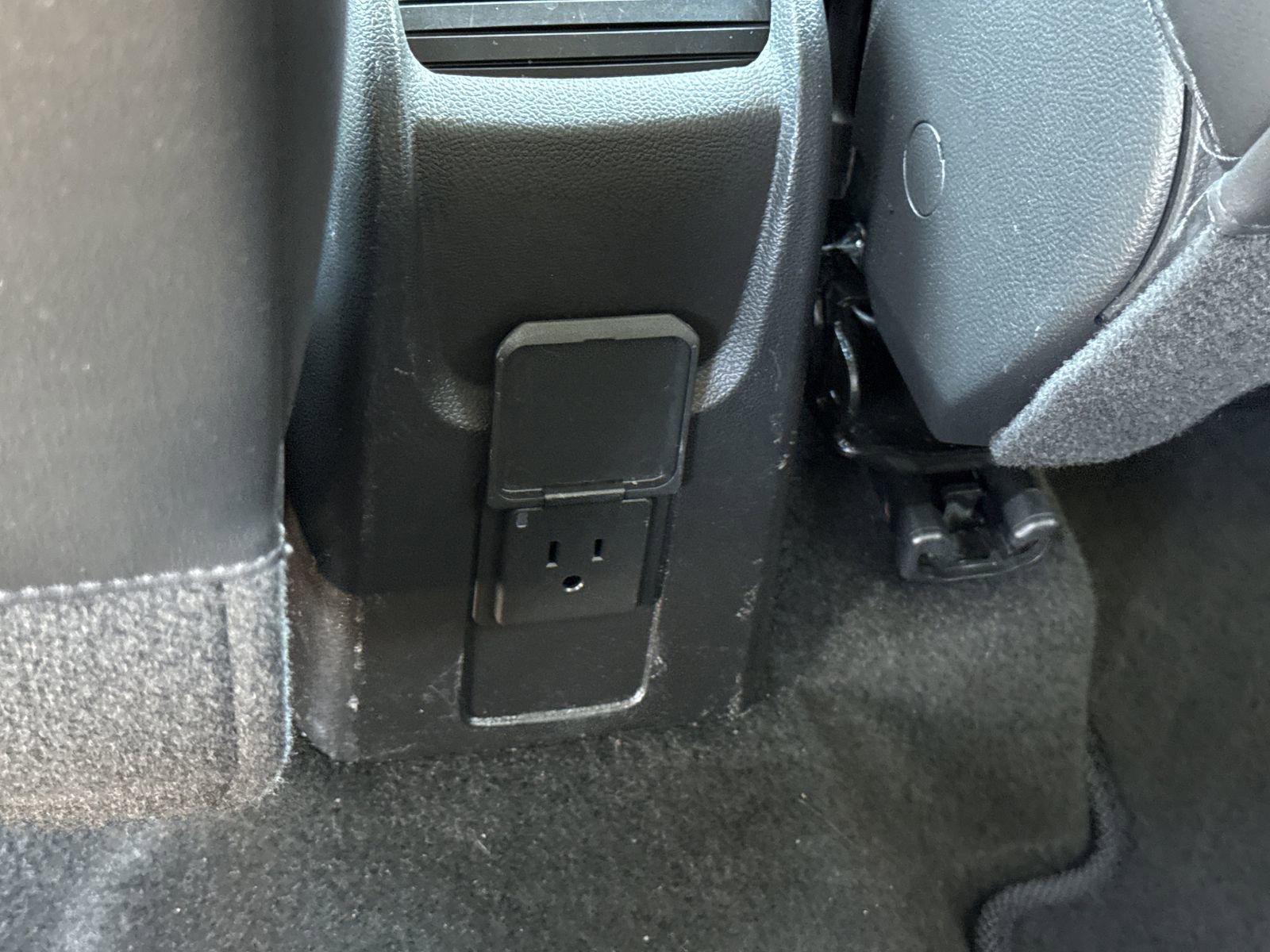 Used 2022 Buick Encore Preferred w/ Safety Package FWD image 11