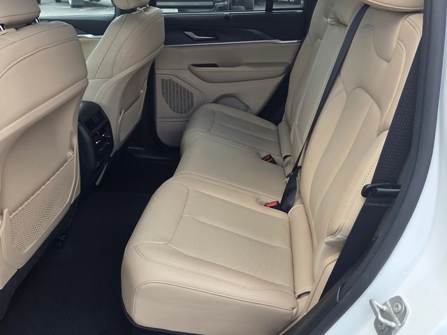 Certified 2024 Jeep Grand Cherokee Limited w/ Luxury Tech Group II image 5