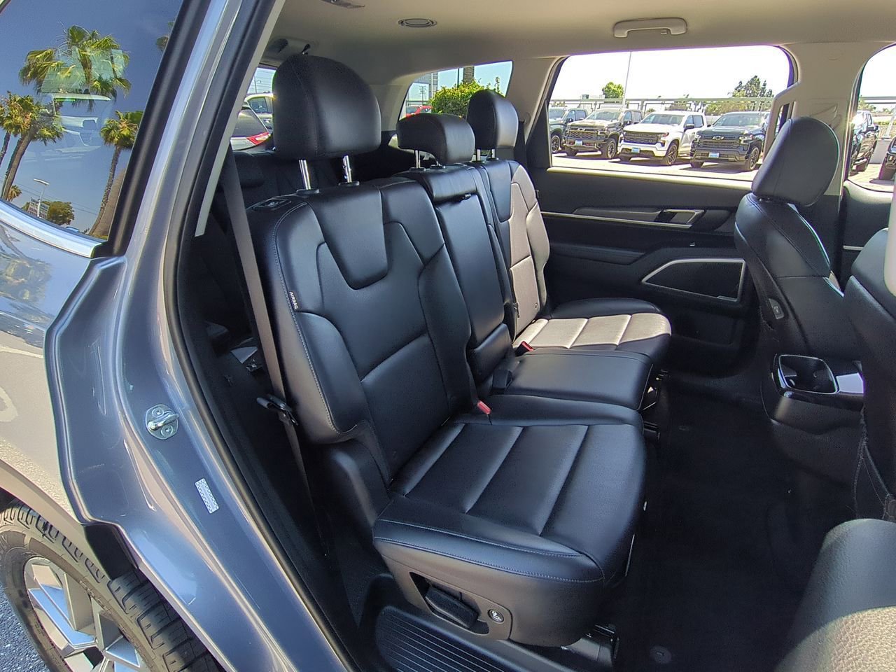 Used 2024 Kia Telluride LX FWD image 25