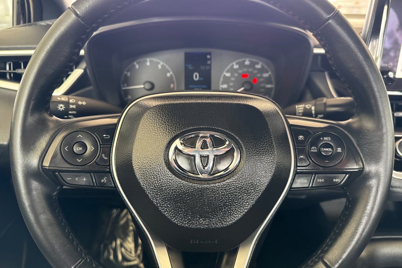 Used 2025 Toyota Corolla SE w/ Convenience Package image 23