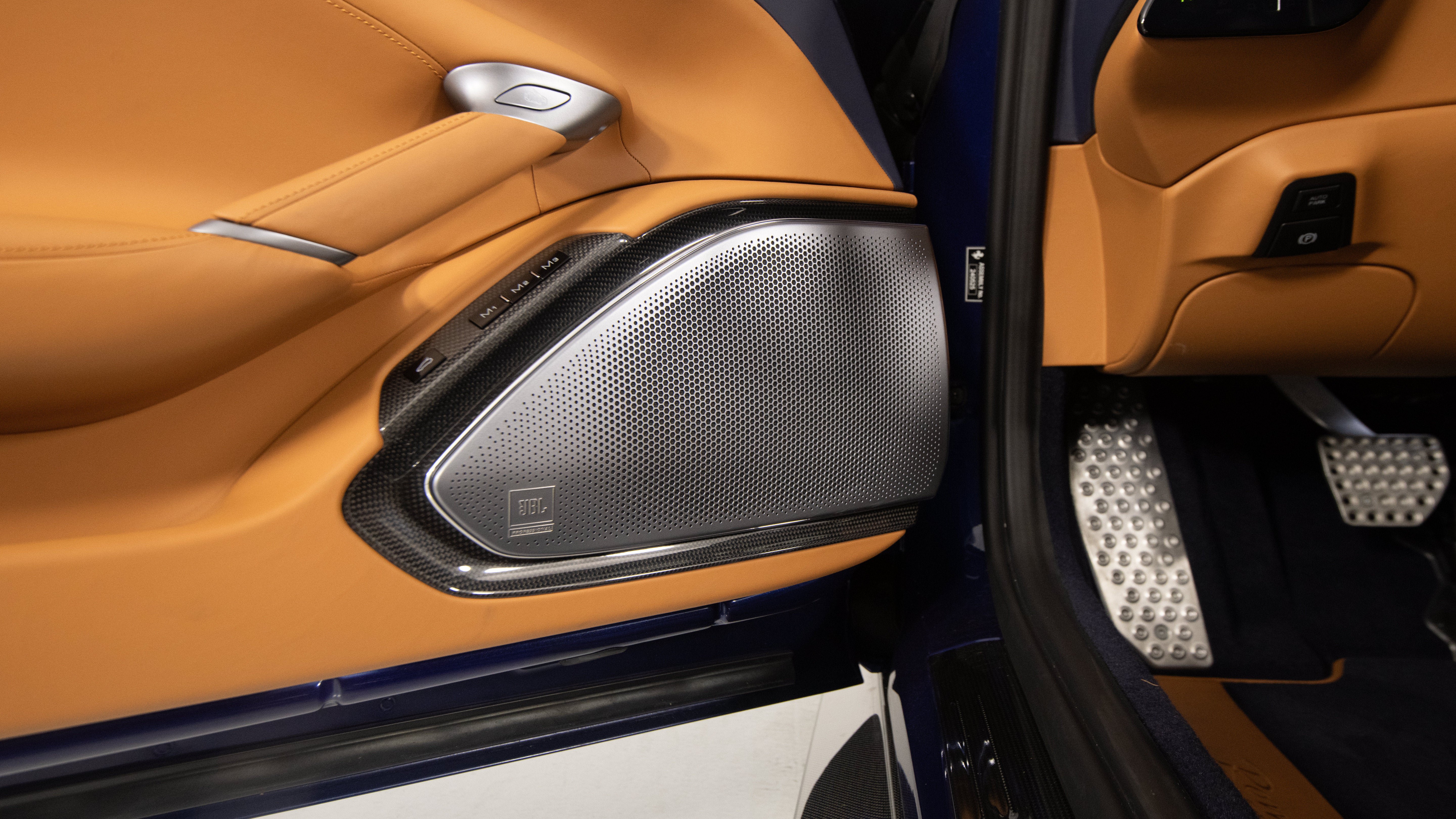 Certified 2025 Ferrari Roma Spider RWD image 20