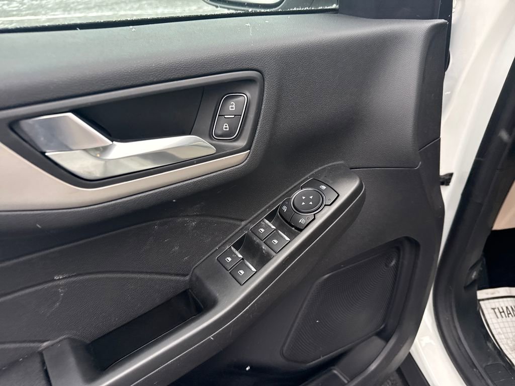 Used 2022 Ford Escape SEL image 26