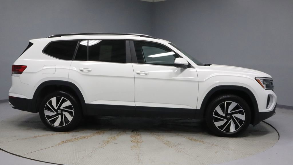 Used 2025 Volkswagen Atlas SE FWD image 12