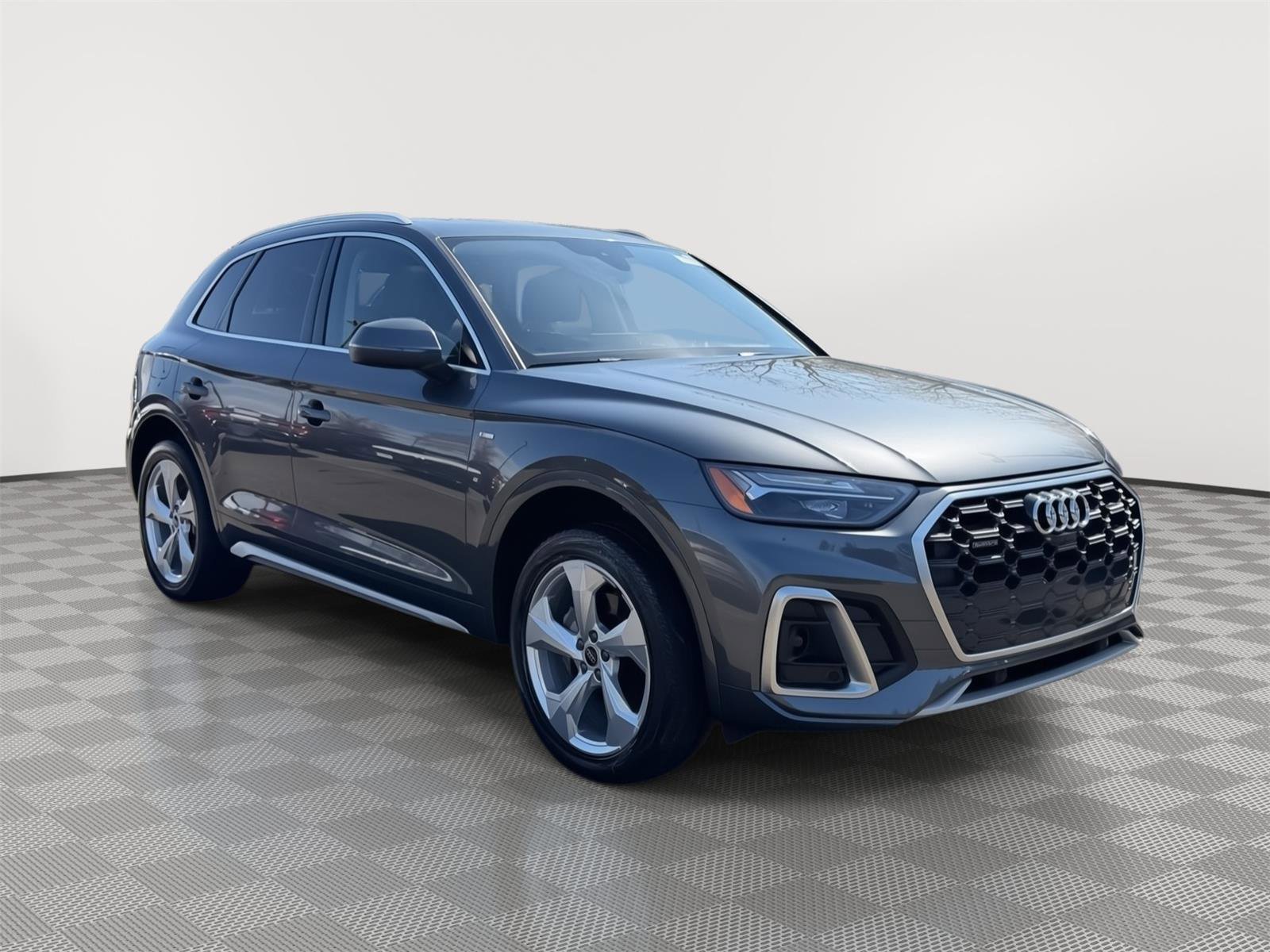 Used 2023 Audi Q5 2.0T Premium Plus w/ Premium Plus Package image 3