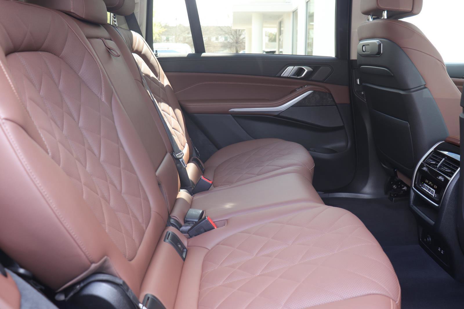Used 2023 BMW X7 xDrive40i w/ Premium Package image 23
