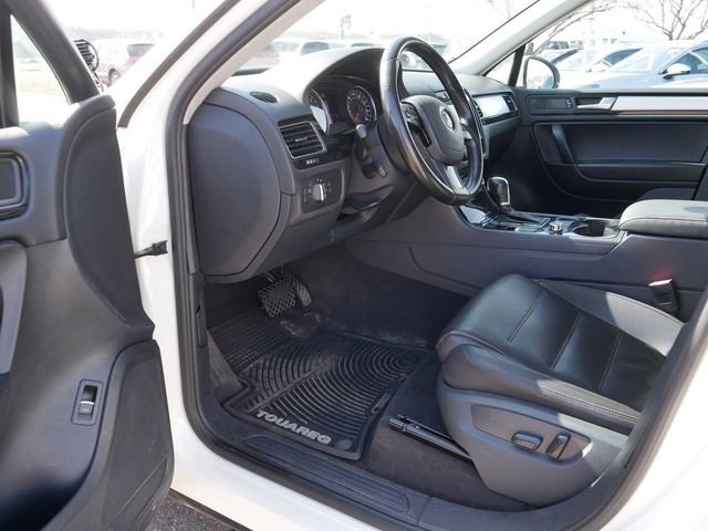 Used 2012 Volkswagen Touareg VR6 image 12