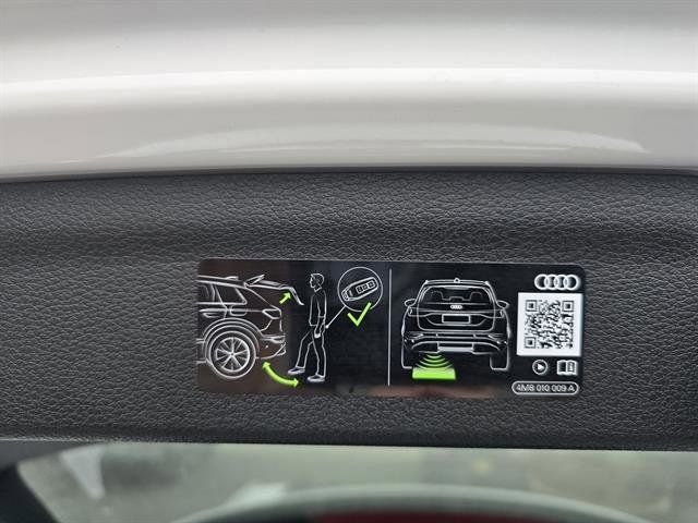 Used 2025 Audi Q3 2.0T Premium w/ Convenience Package image 14