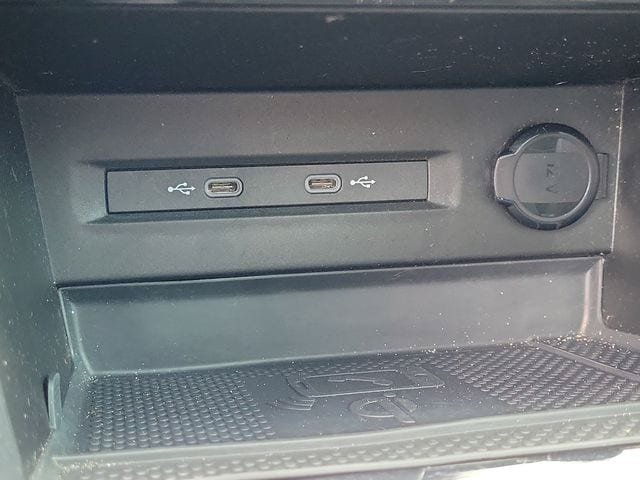 Certified 2023 Volkswagen Taos SE FWD image 26