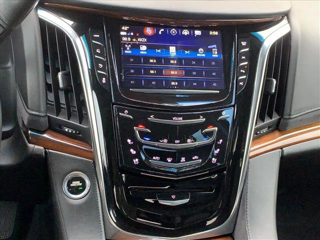 Used 2017 Cadillac Escalade Premium Luxury image 22