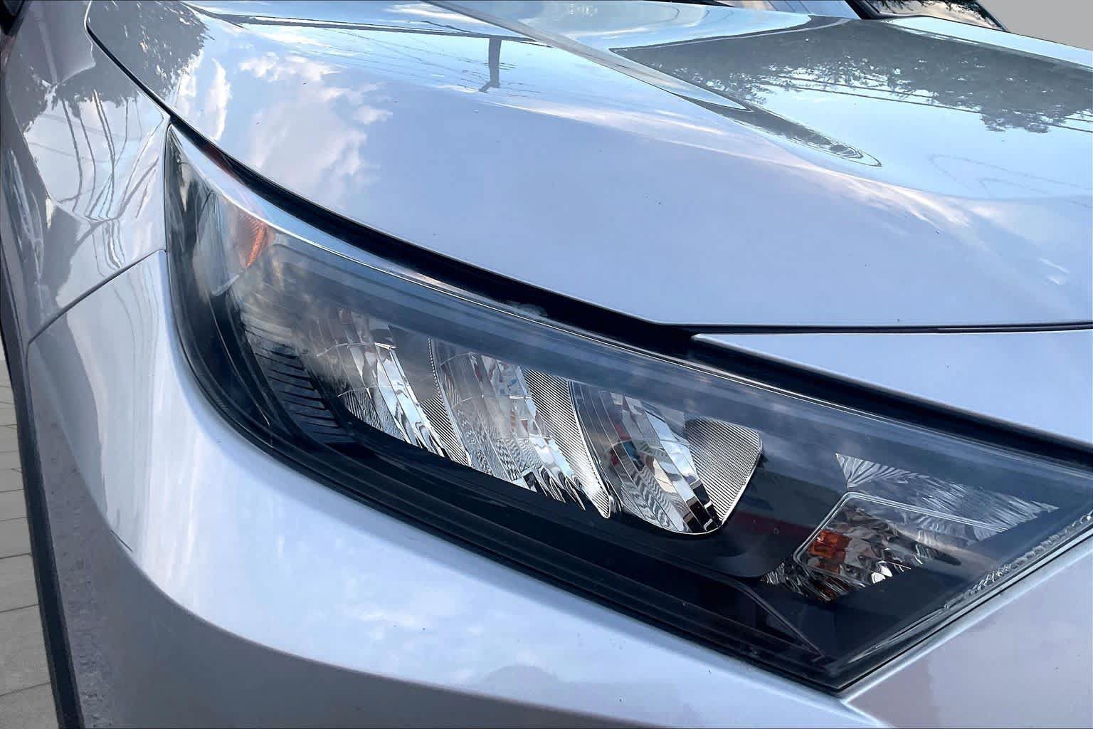 Used 2019 Toyota RAV4 LE FWD image 25