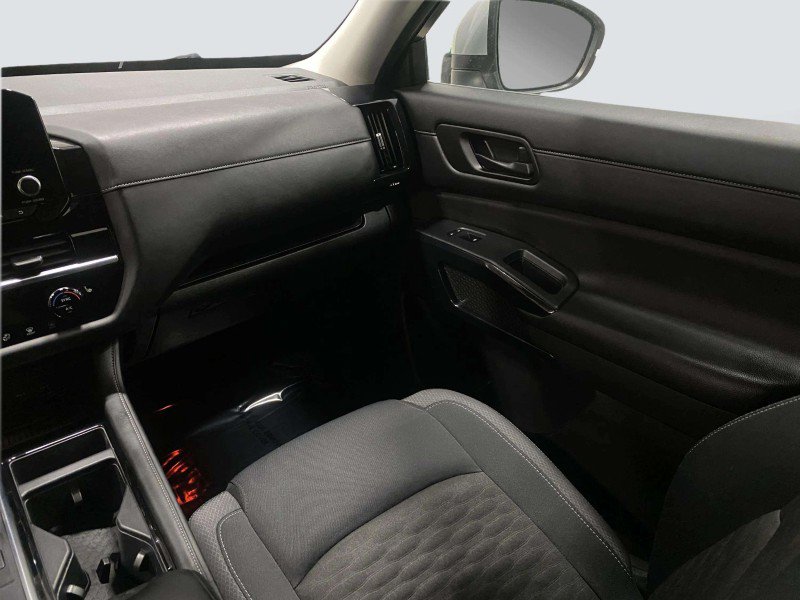 Used 2024 Nissan Pathfinder SV AWD/4WD image 24