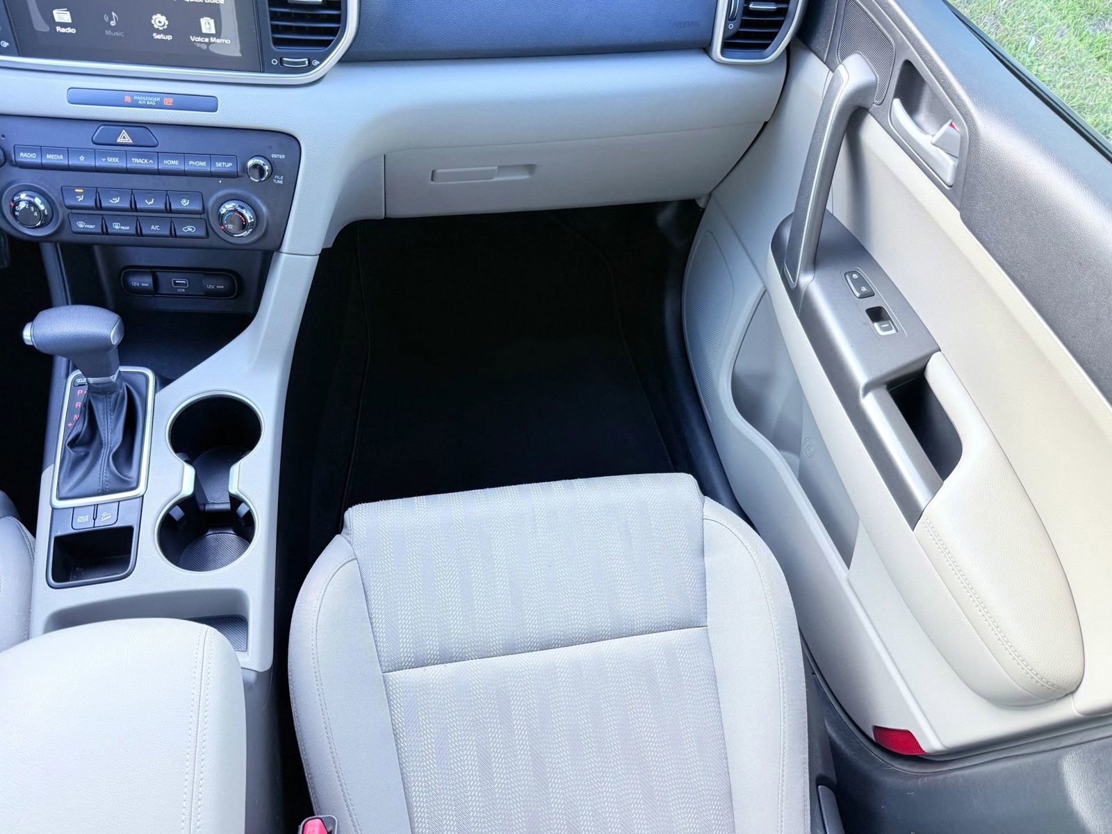 Used 2020 Kia Sportage LX image 19