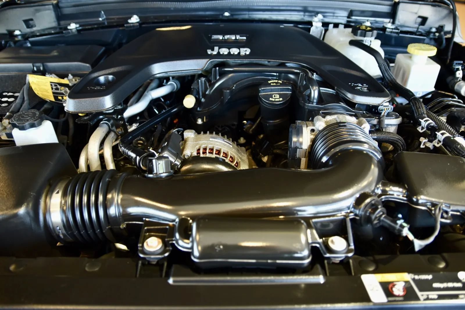 Used 2021 Jeep Gladiator Sport AWD/4WD image 27