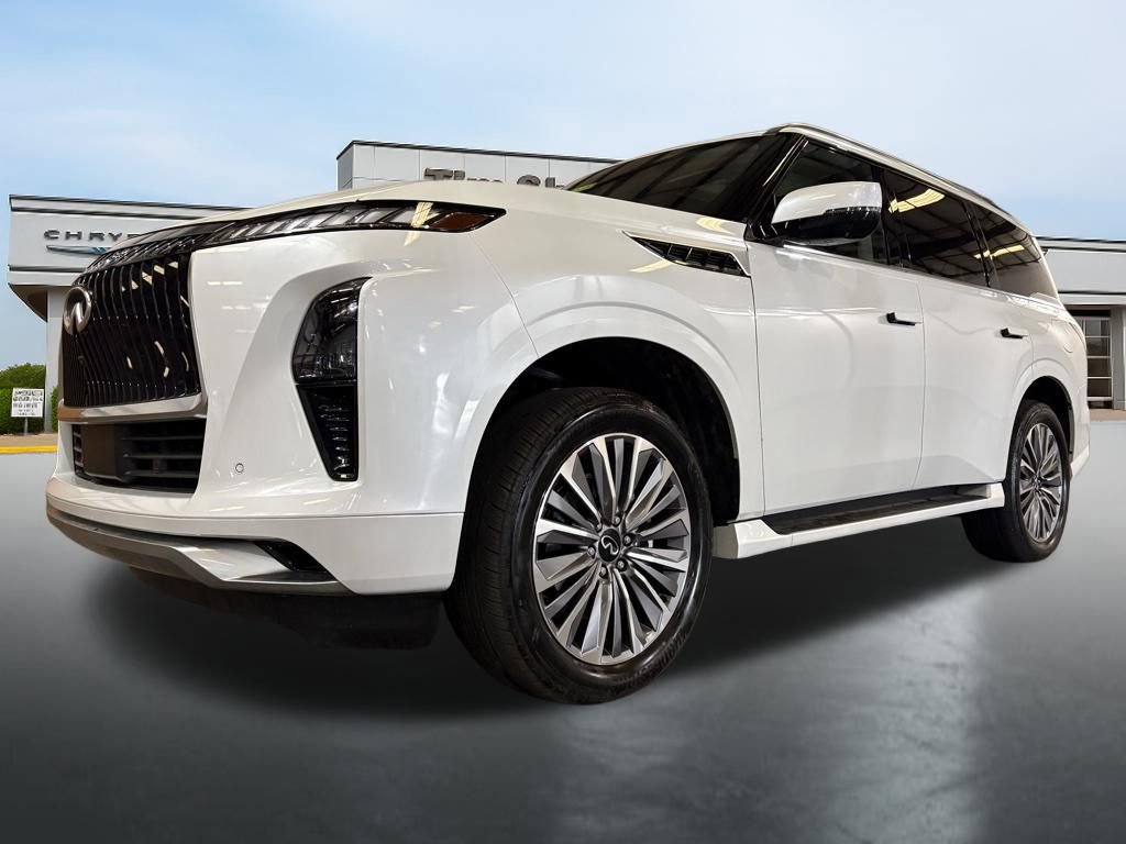 Used 2025 INFINITI QX80 Sensory AWD/4WD image 10