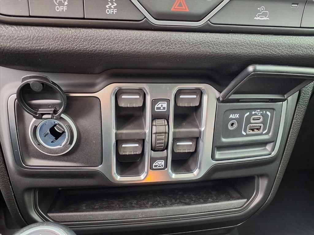 New 2026 Jeep Gladiator Sport AWD/4WD image 11
