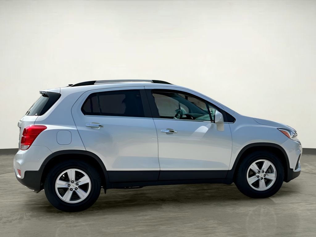 Used 2019 Chevrolet Trax LT w/ LT Convenience Package image 9