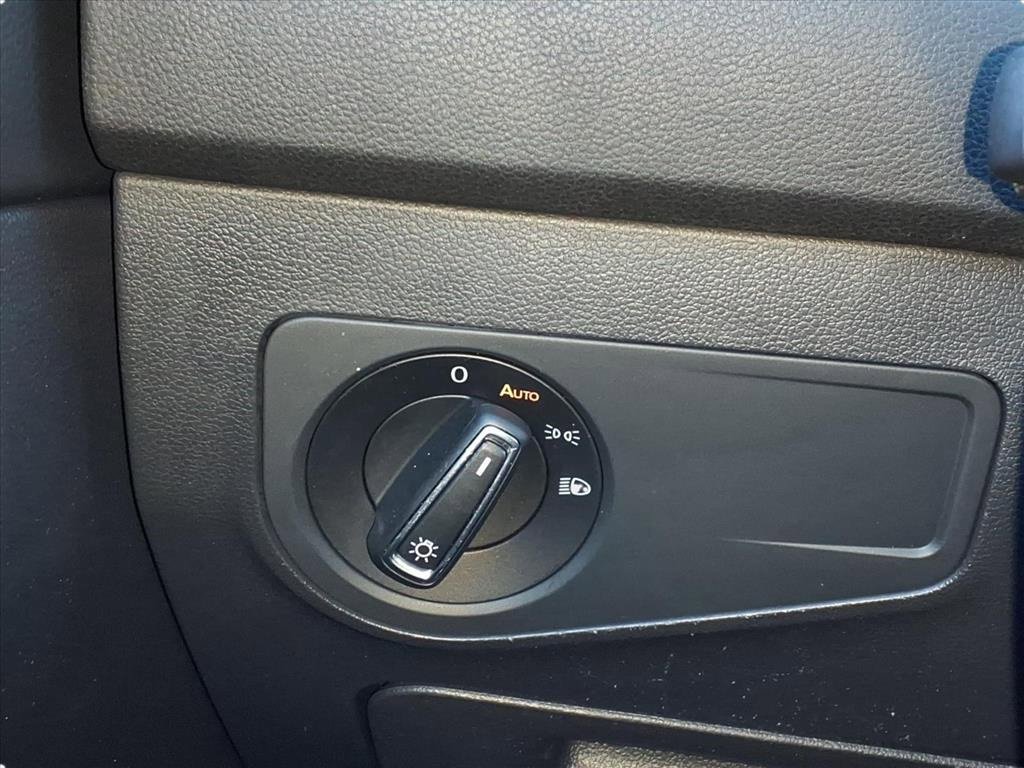 Used 2023 Volkswagen Tiguan SE image 25