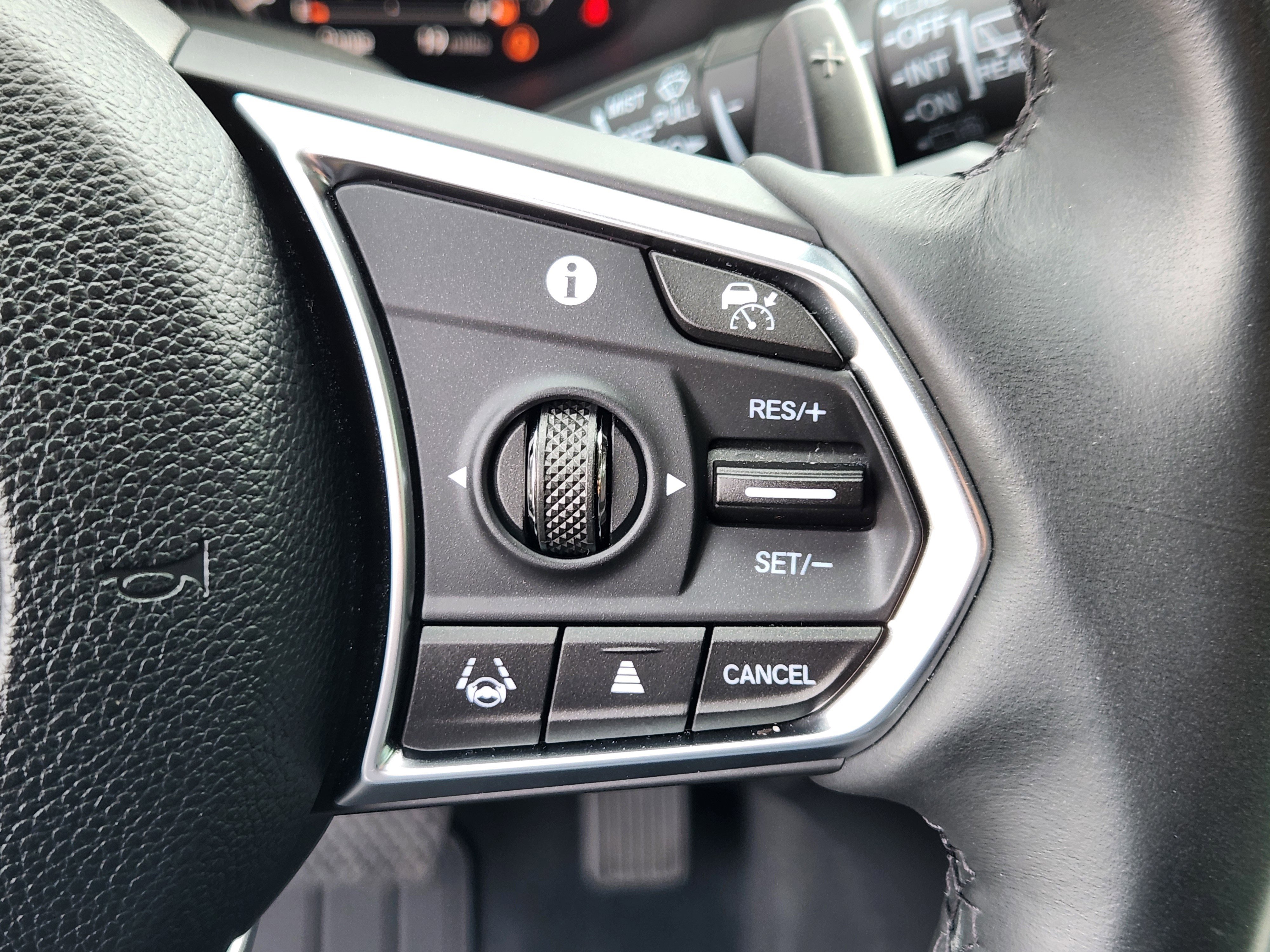 Used 2024 Acura MDX SH-AWD w/ Advance Package image 27