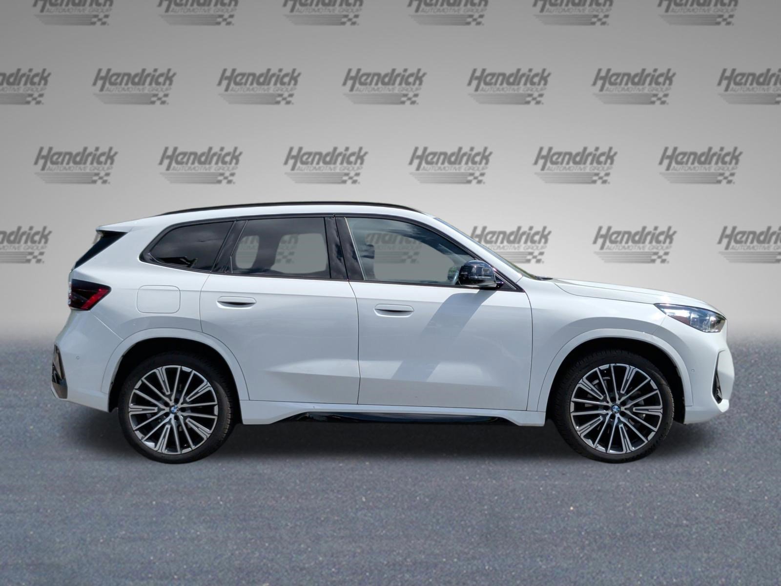 Used 2023 BMW X1 xDrive28i w/ Premium Package image 6