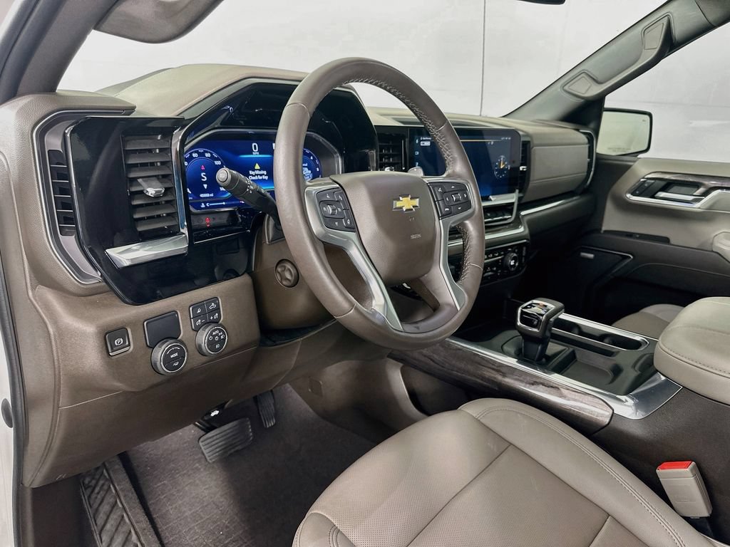Used 2023 Chevrolet Silverado 1500 LTZ w/ LTZ Convenience Package II RWD image 9