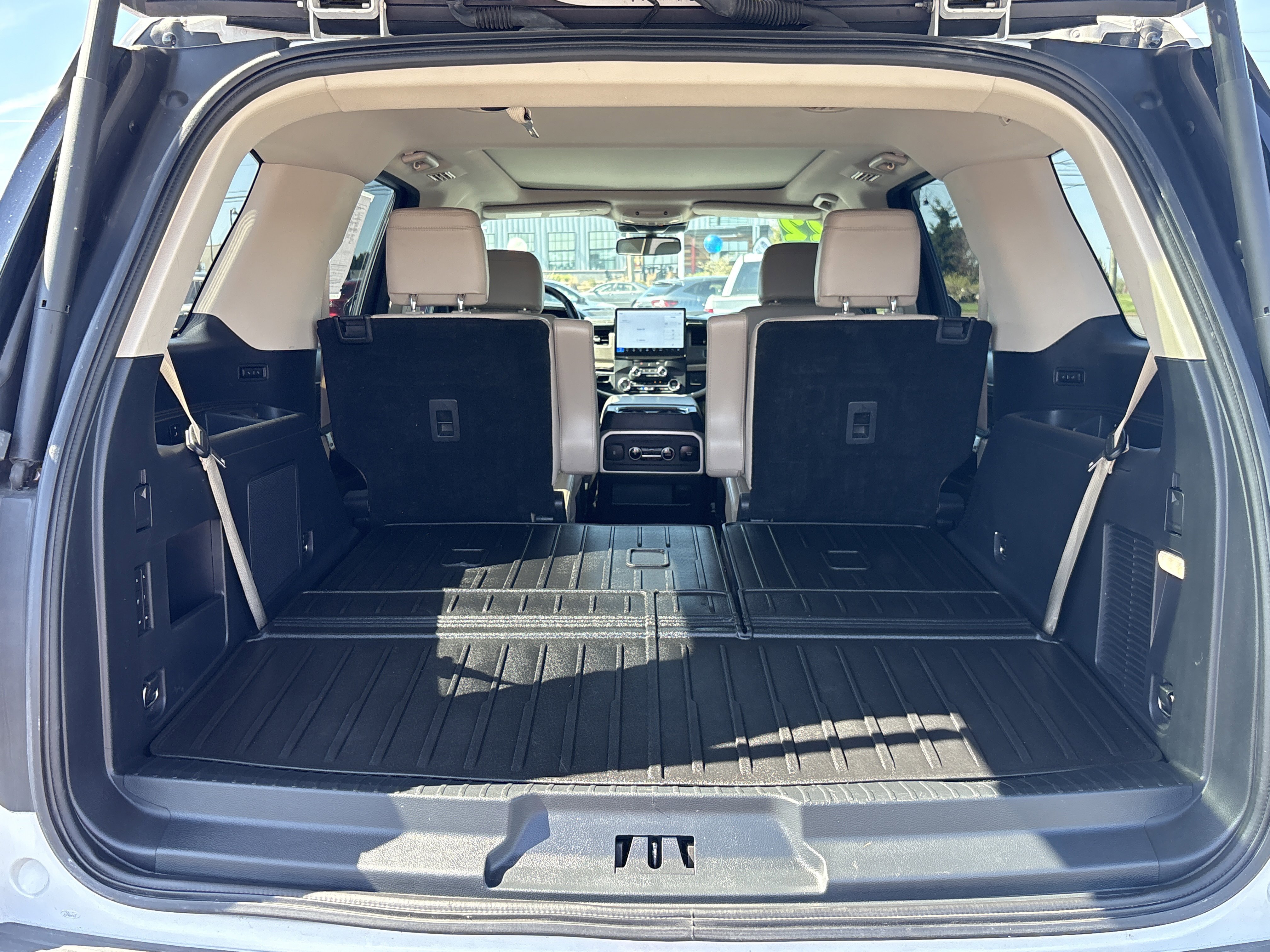 Certified 2022 Ford Expedition Limited AWD/4WD image 8