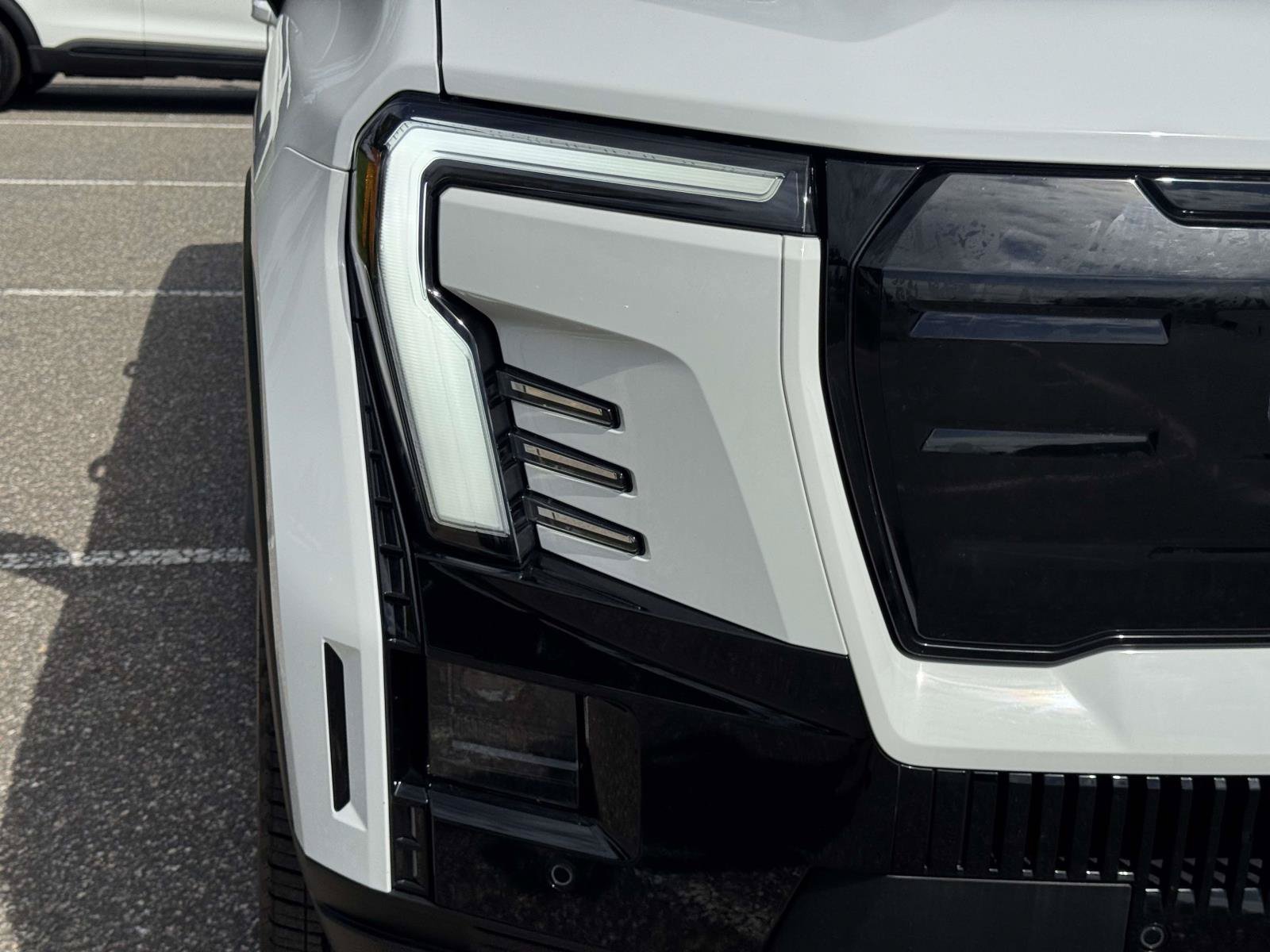 Used 2026 GMC Sierra EV Elevation w/ Premium Package AWD/4WD image 6