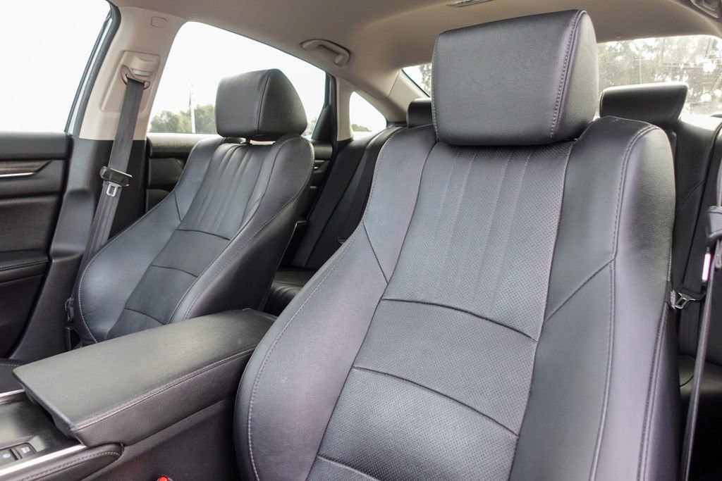 Used 2020 Honda Accord Touring image 24