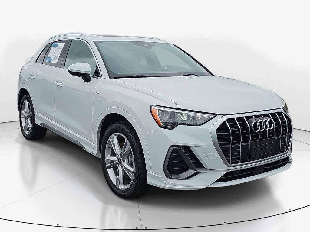 Used 2021 Audi Q3 2.0T Premium w/ Convenience Package AWD/4WD image 3
