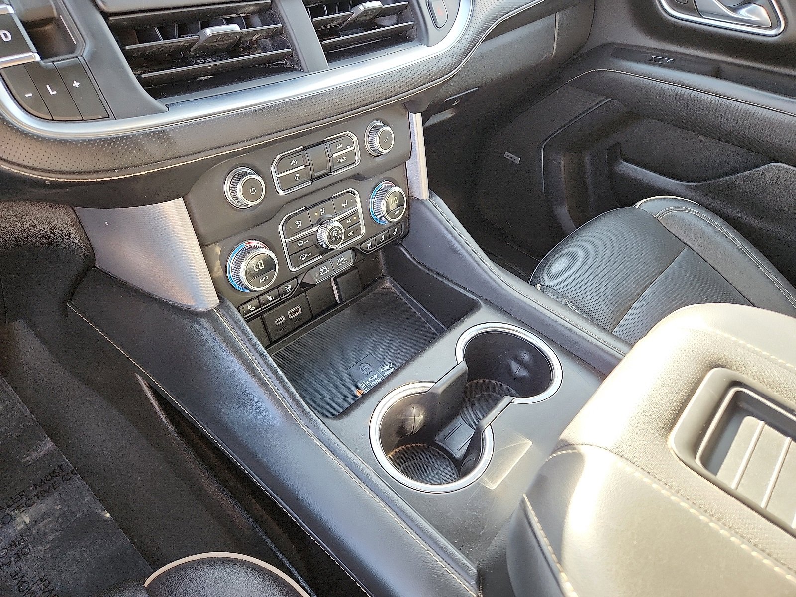 Used 2023 GMC Yukon XL SLT image 19