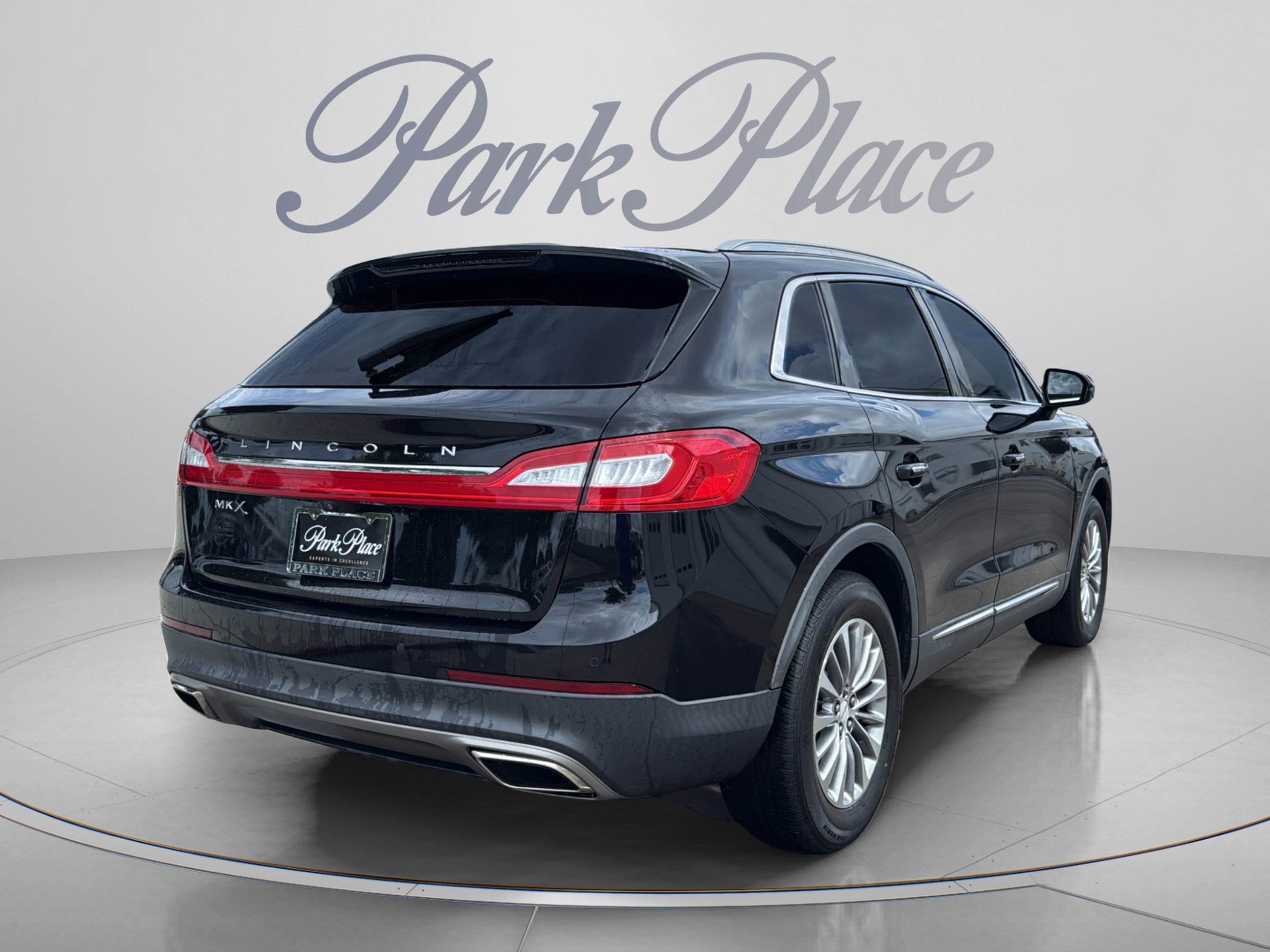 Used 2018 Lincoln MKX Select w/ Select Plus Package FWD image 6