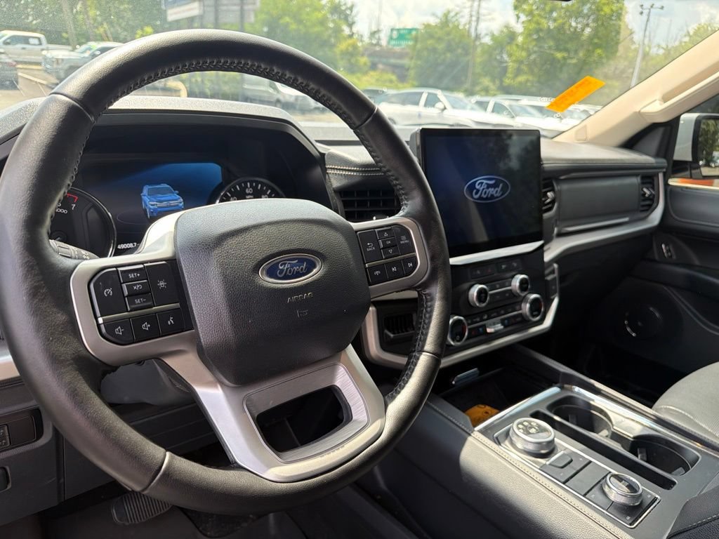 Used 2023 Ford Expedition XLT AWD/4WD image 10