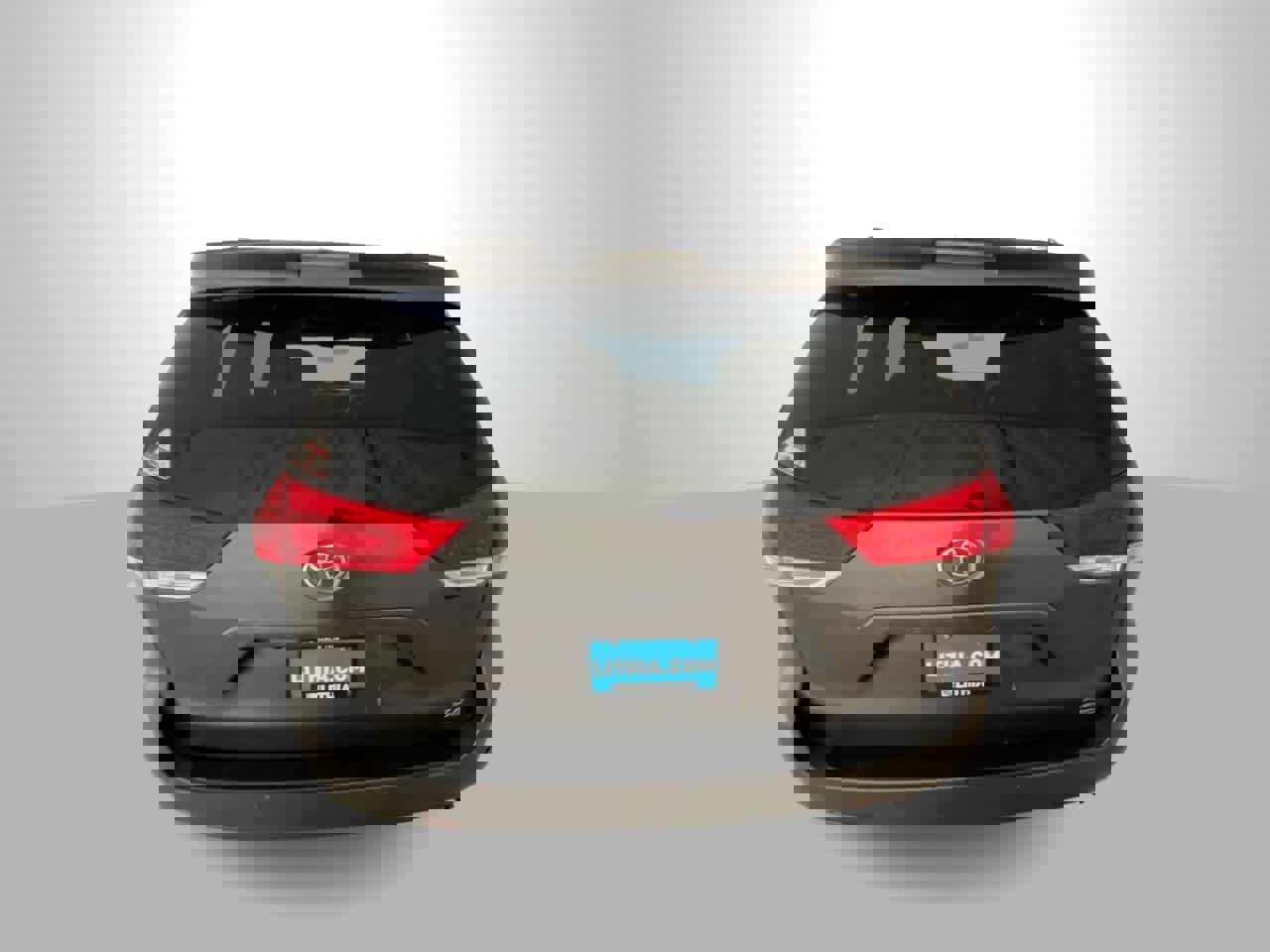 Used 2014 Toyota Sienna XLE w/ XLE Premium Package image 6