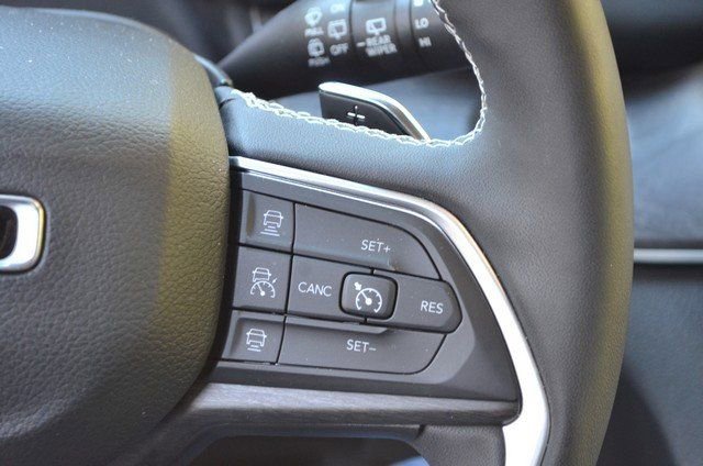 Used 2023 Jeep Grand Cherokee 4WD 4xe w/ Luxury Tech Group II image 21