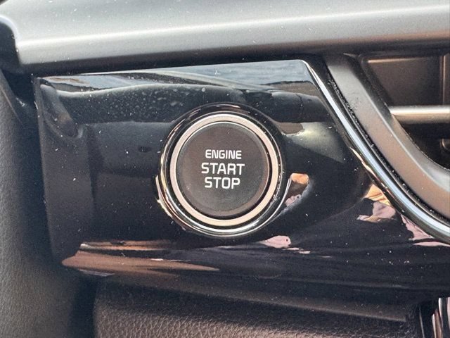 Certified 2025 Kia Seltos S FWD image 19