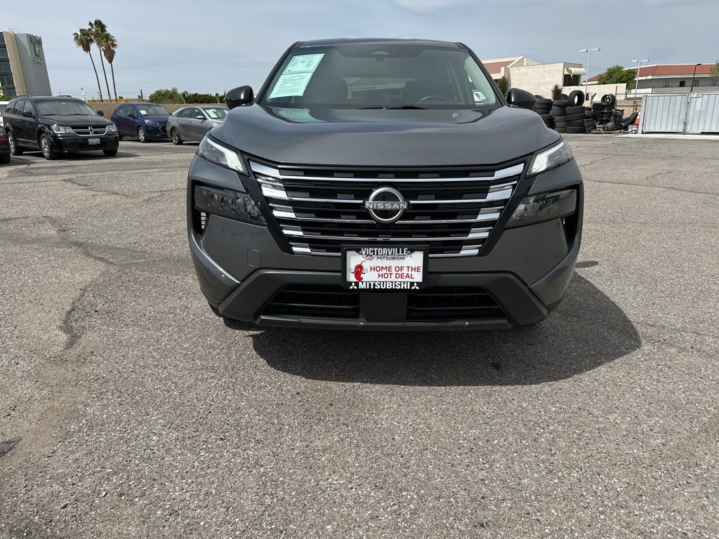 Used 2024 Nissan Rogue S image 2