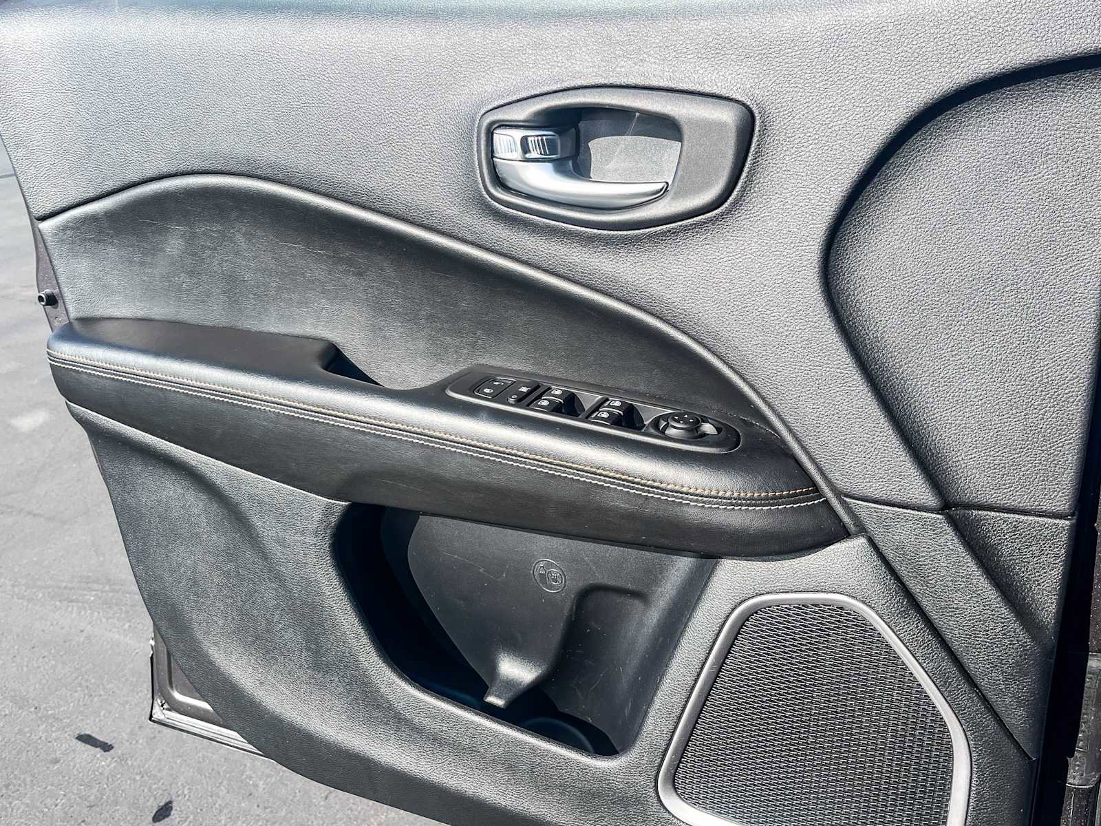 Used 2019 Jeep Compass Latitude w/ Popular Equipment Group image 19