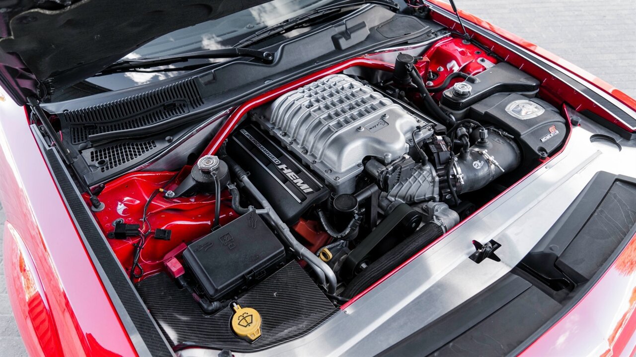 Used 2018 Dodge Challenger SRT Hellcat RWD image 11