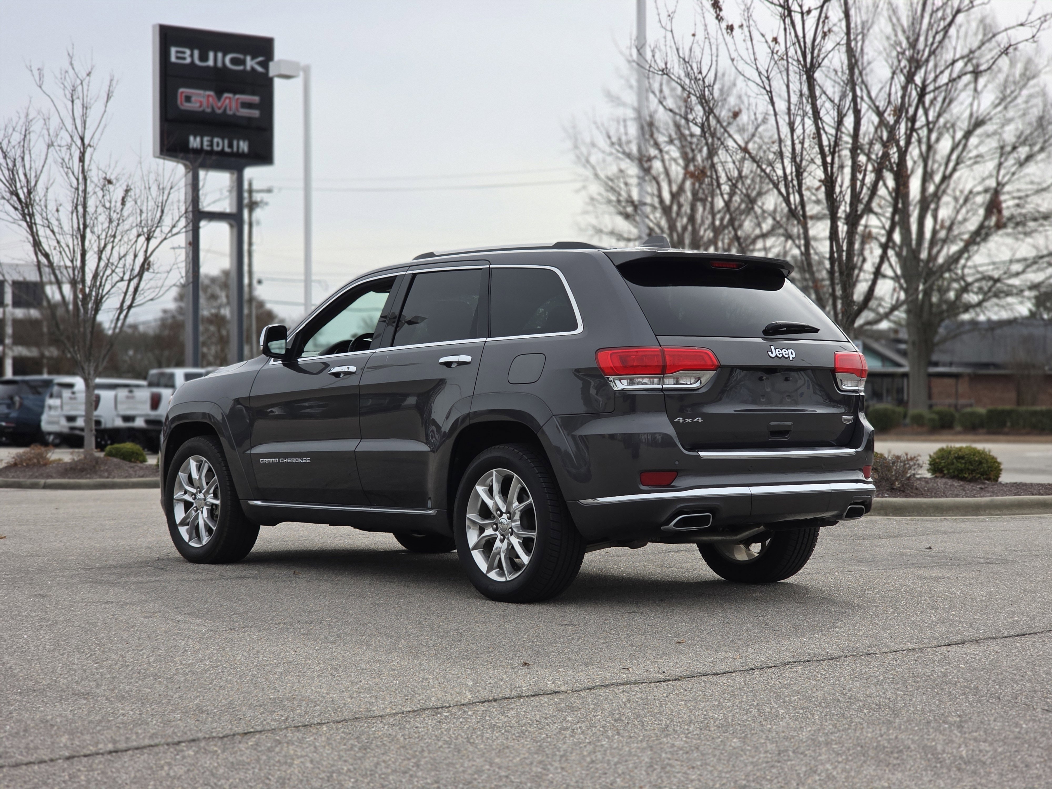 Used 2016 Jeep Grand Cherokee Summit image 5