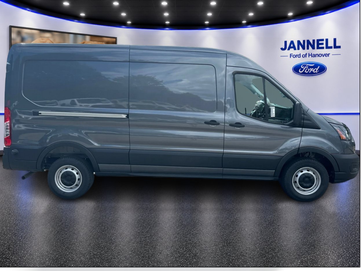 New 2026 Ford Transit 250 148 Medium Roof w/ Load Area Protection Package RWD image 4