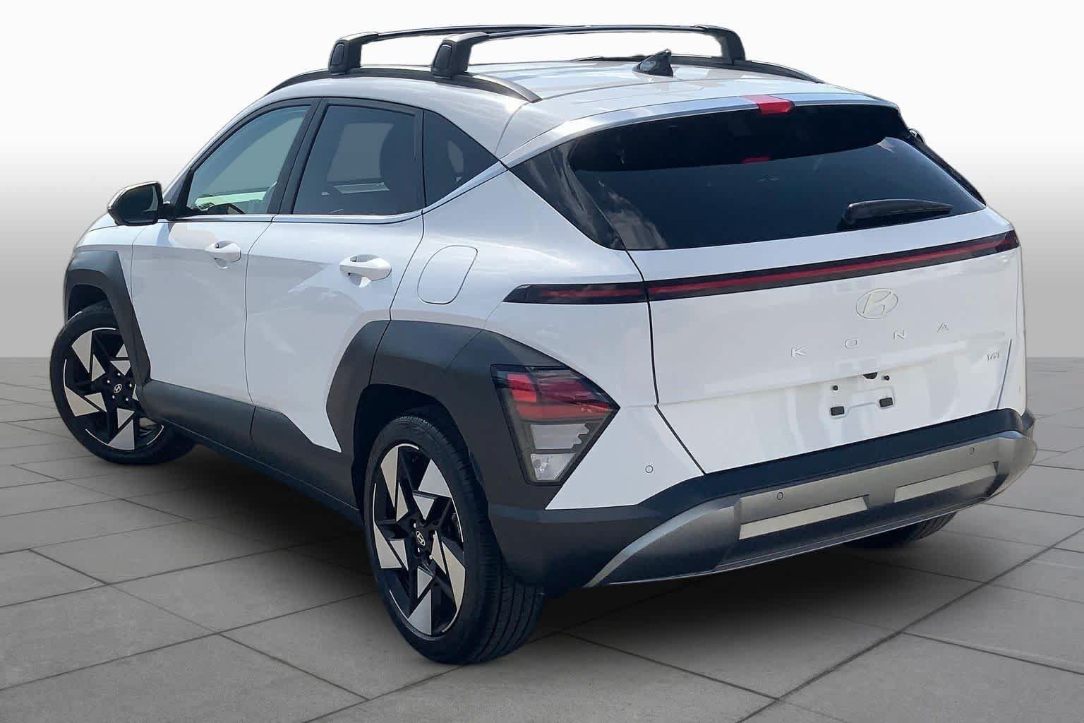 Used 2024 Hyundai Kona Limited FWD image 11