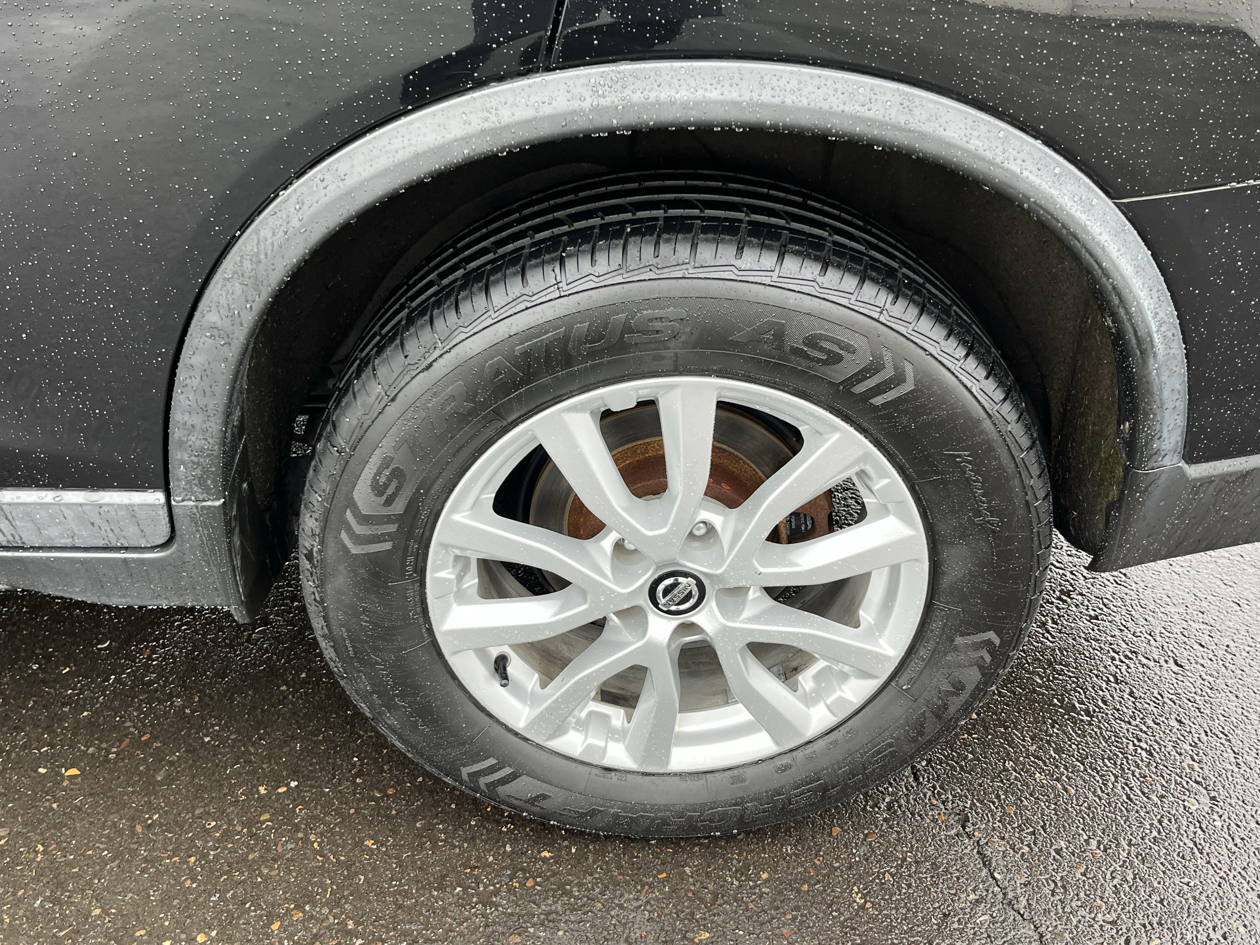 Used 2018 Nissan Rogue SV image 25